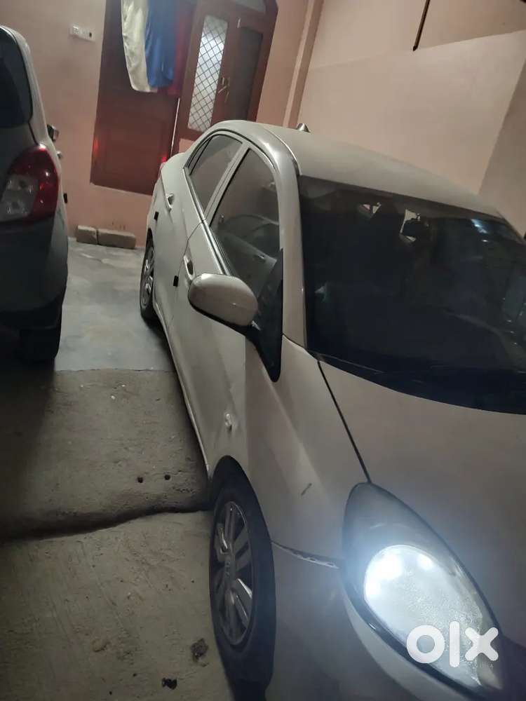 Honda Amaze April 2016