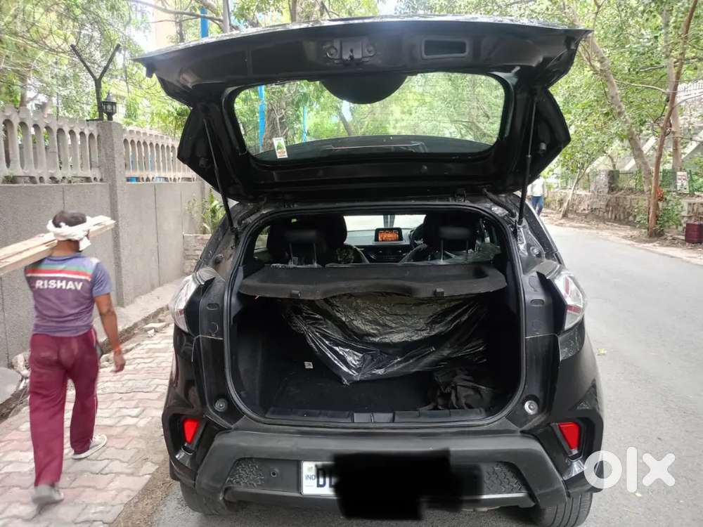 Tata Nexon D Dark Black