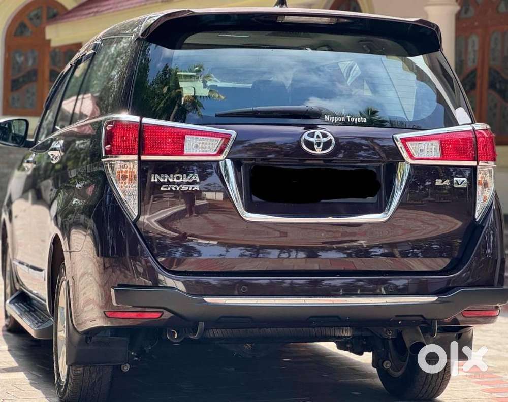 Toyota Innova Crysta 2.4 V 8 Str, 2017, Diesel