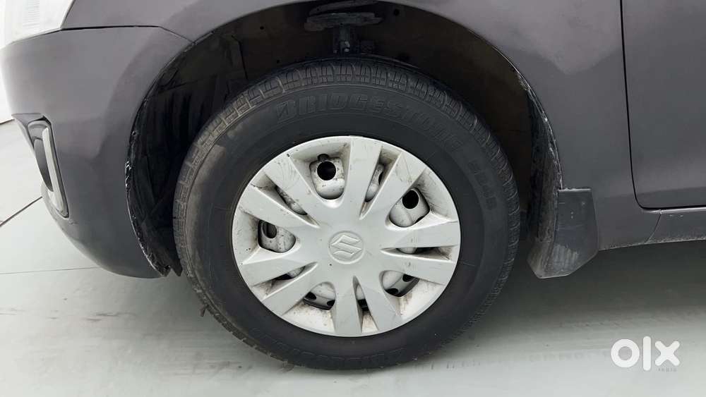 Maruti Suzuki Swift 1.2 Lxi (o), 2017, Petrol