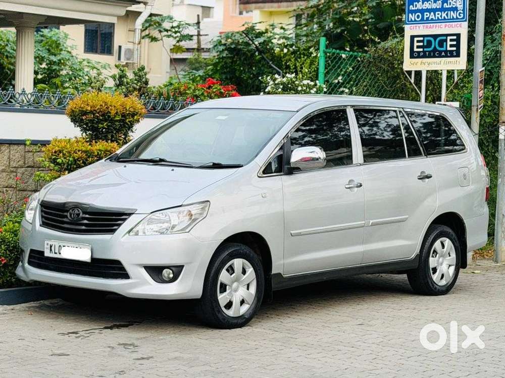 Toyota Innova 2.5 G (diesel) 8 Seater, 2012, Diesel
