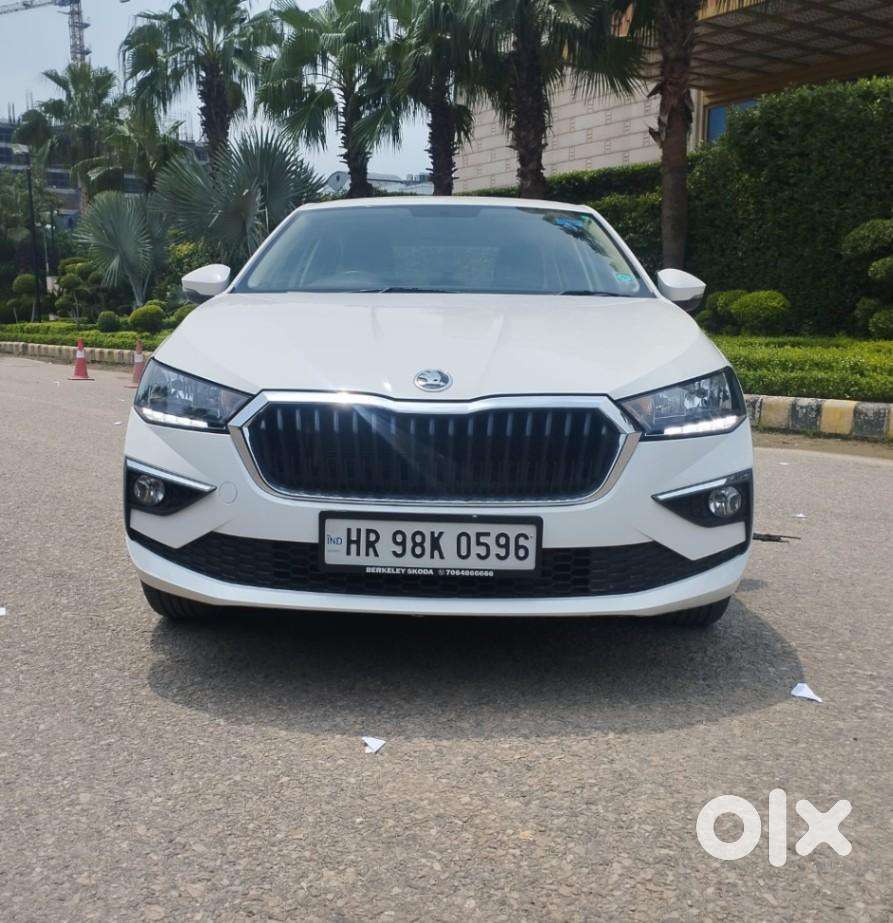 Skoda Slavia 1.0 Ambition Tsi, 2023, Petrol