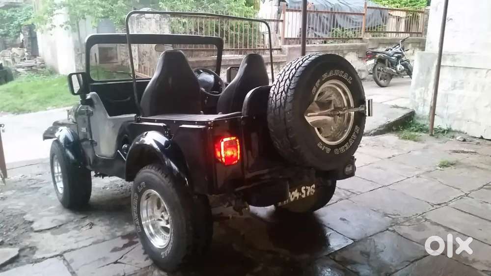 Vintage Jeep Kaiser 1968