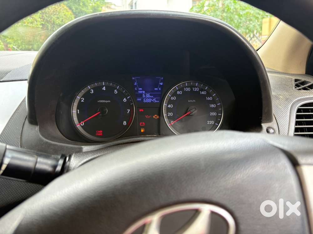 Hyundai Fluidic Verna 2012