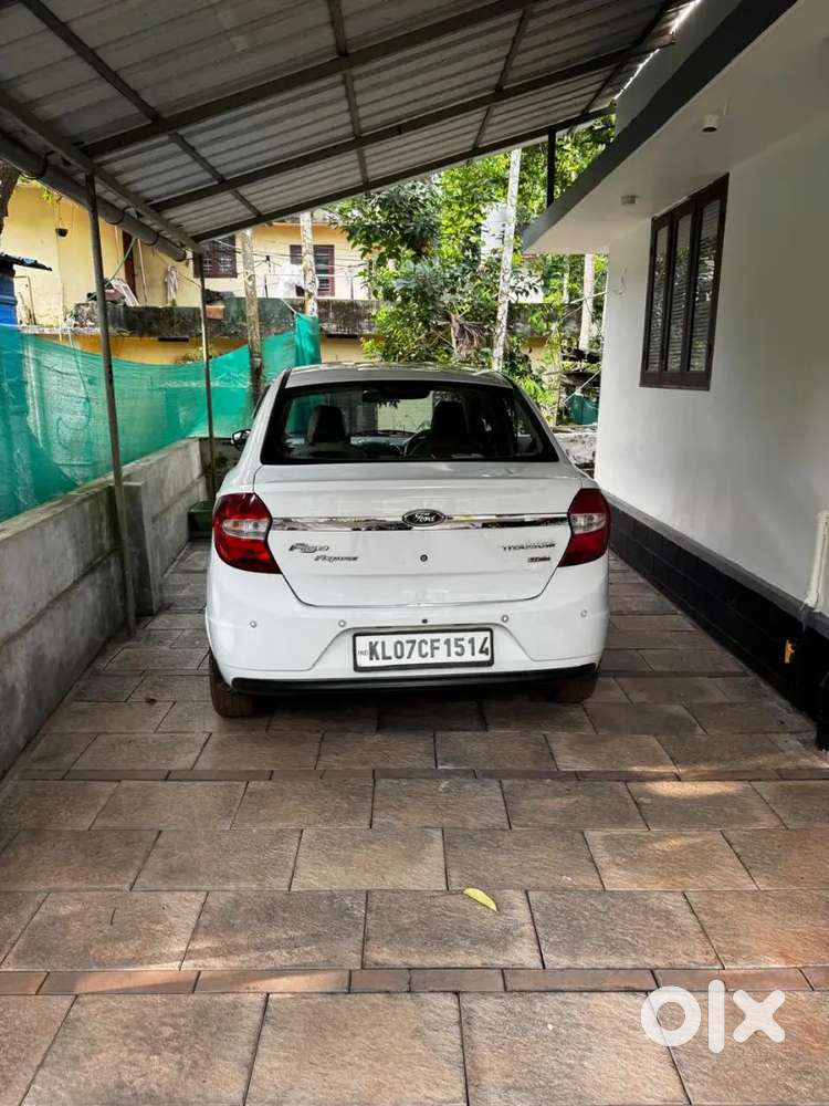 Ford Aspire Titanium Blu 2015