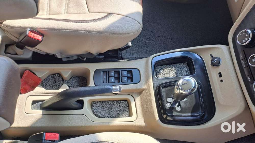 Mahindra Tuv 300 T8 Amt, 2015, Diesel