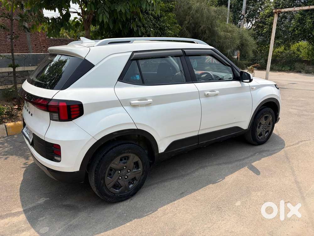 Hyundai Venue [2022-ongoing] 1.2 S, 2023, Petrol