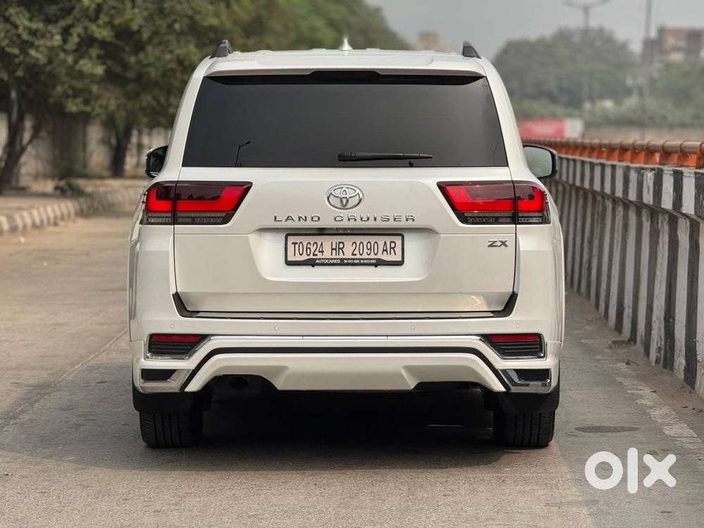Toyota Land Cruiser Zx Petrol, 2025, Petrol