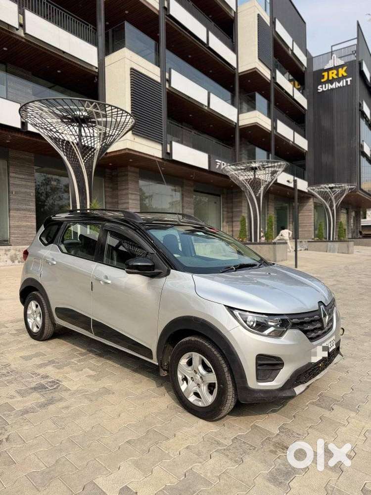 Renault Triber Rxt, 2022, Petrol