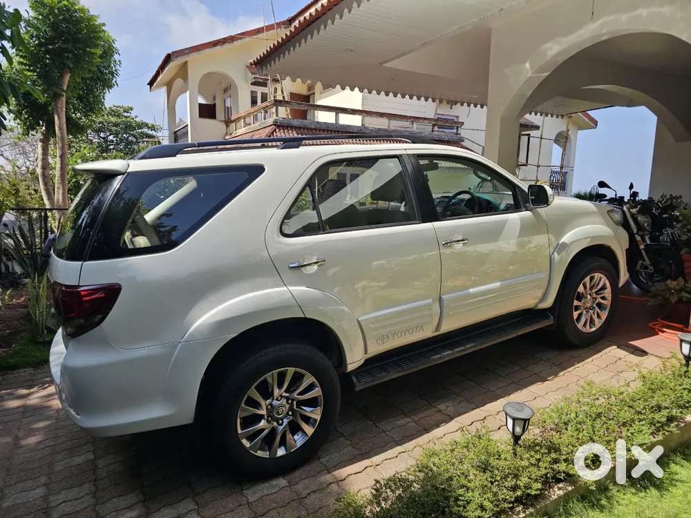Toyota Fortuner 2013 Company Serviced