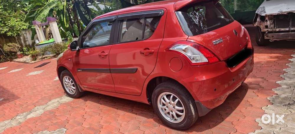Maruti Suzuki Swift Vxi 1.2 Abs Bs-iv, 2014, Petrol