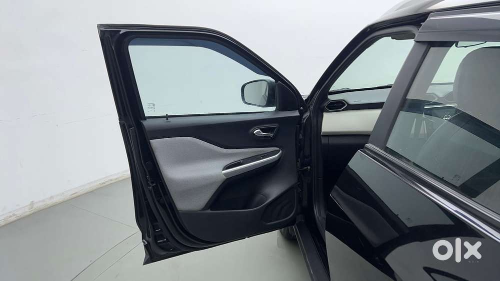 Nissan Magnite 1.0 Xv, 2021, Petrol