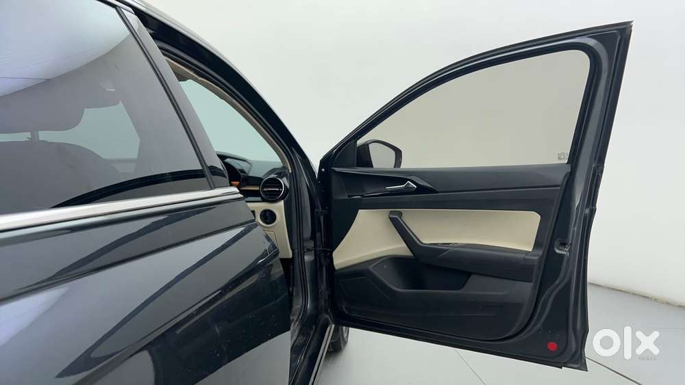 Skoda Slavia Style 1.0l Tsi Mt, 2023, Petrol