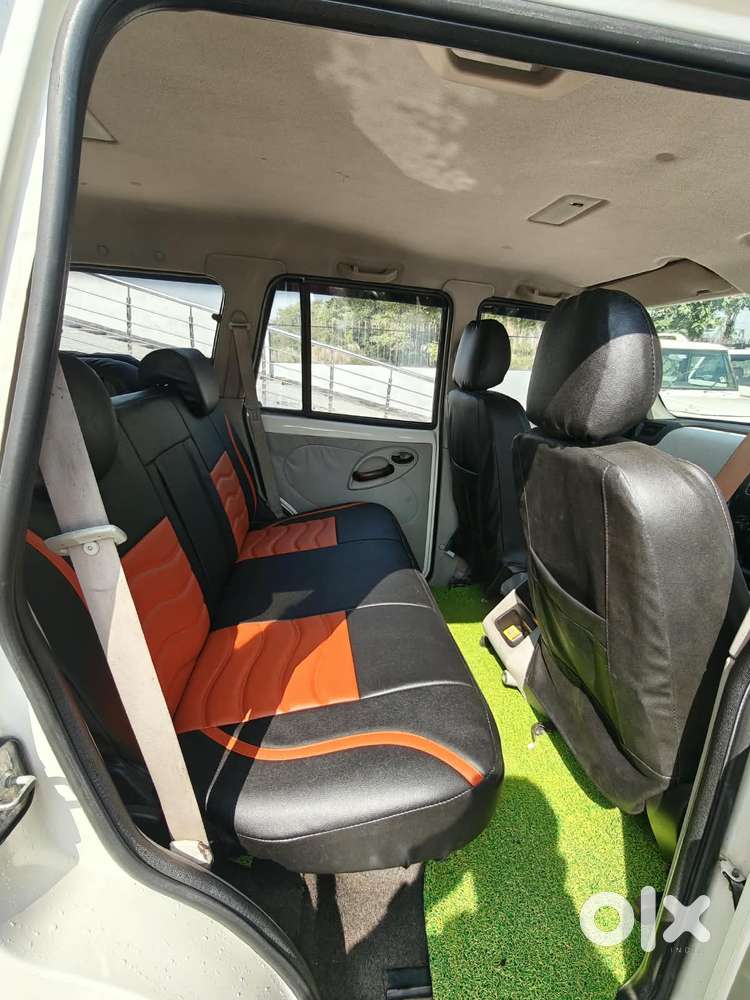 Mahindra Scorpio S4 9 Seater, 2015