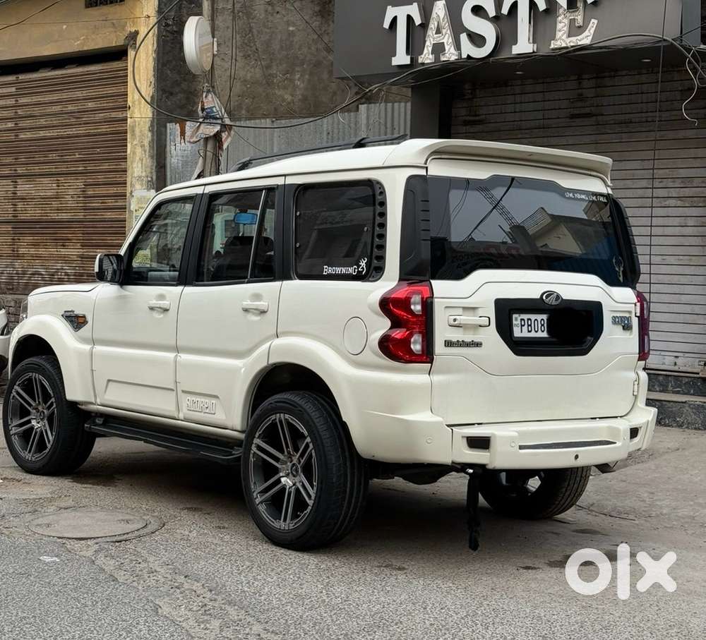 Mahindra Scorpio 2015 Diesel Well Maintained