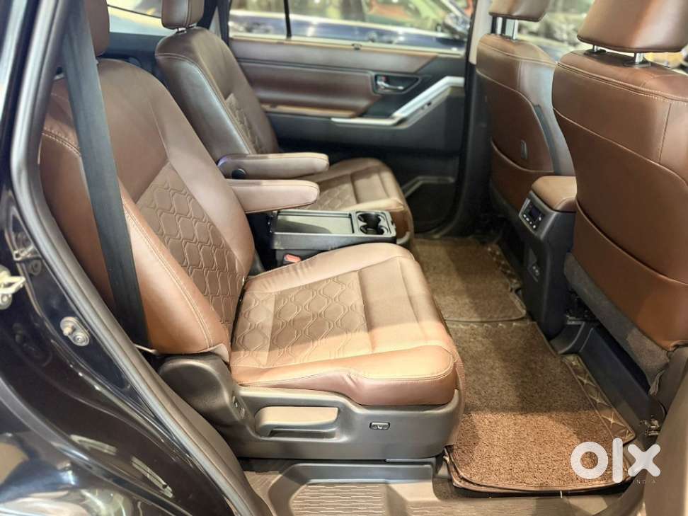Toyota Innova Hycross 2.0 Zx Hybrid 7 Str, 2023, Petrol