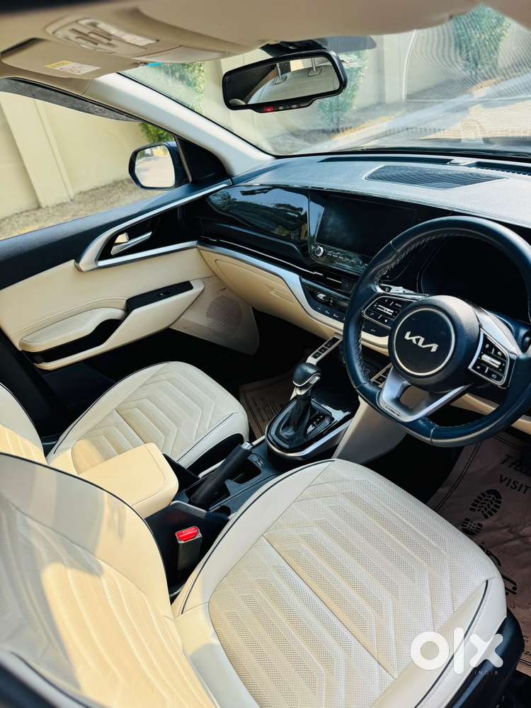 Kia Carens Luxury (o)1.5 Diesel At 7 Str, 2022, Diesel