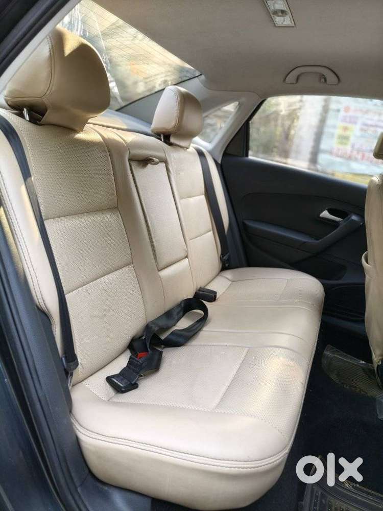 Volkswagen Vento 1.2 Highline Plus At 16 Alloy, 2016, Petrol