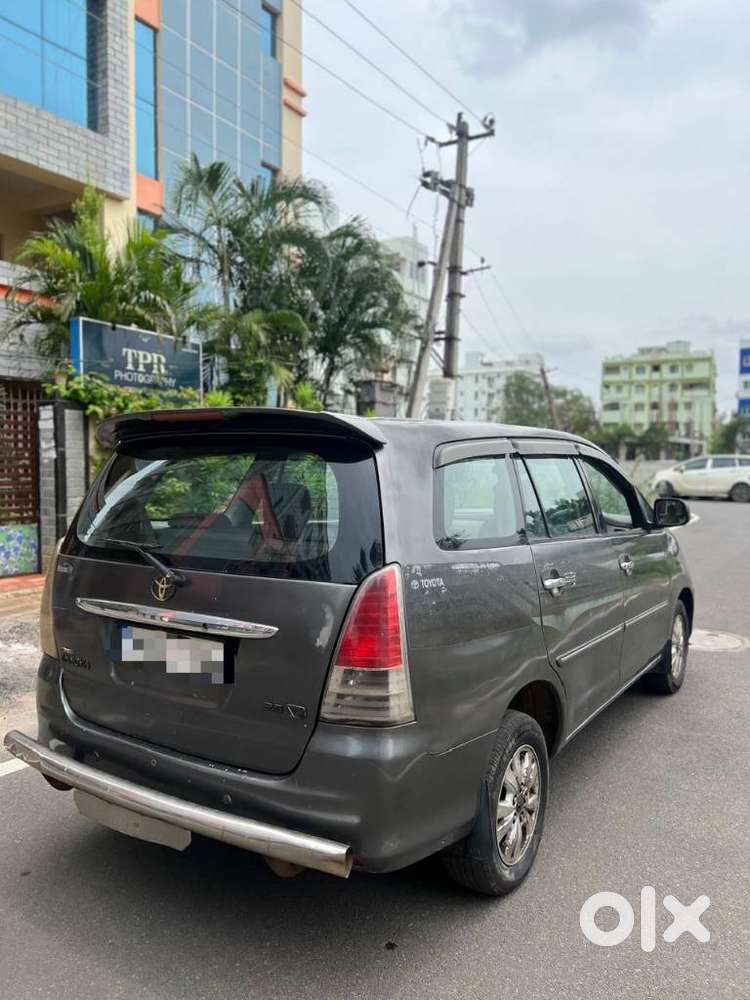 Toyota Innova 2.5 V Diesel 7-seater, 2009, Diesel