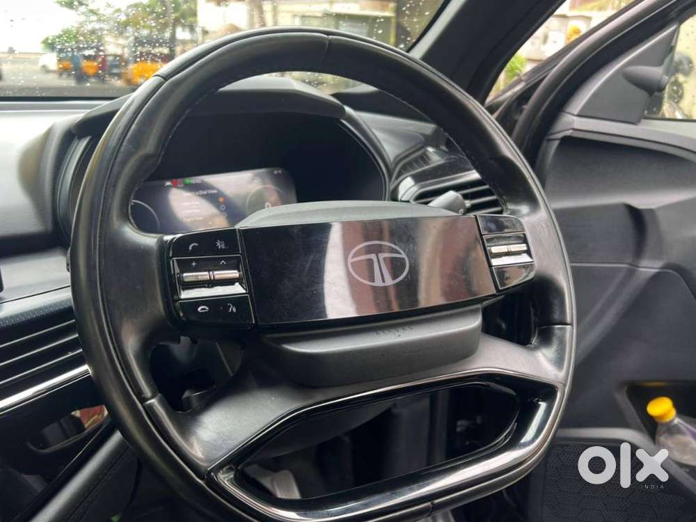 Tata Safari Accomplished+ Automatic (at) 2024  Top Model  Black