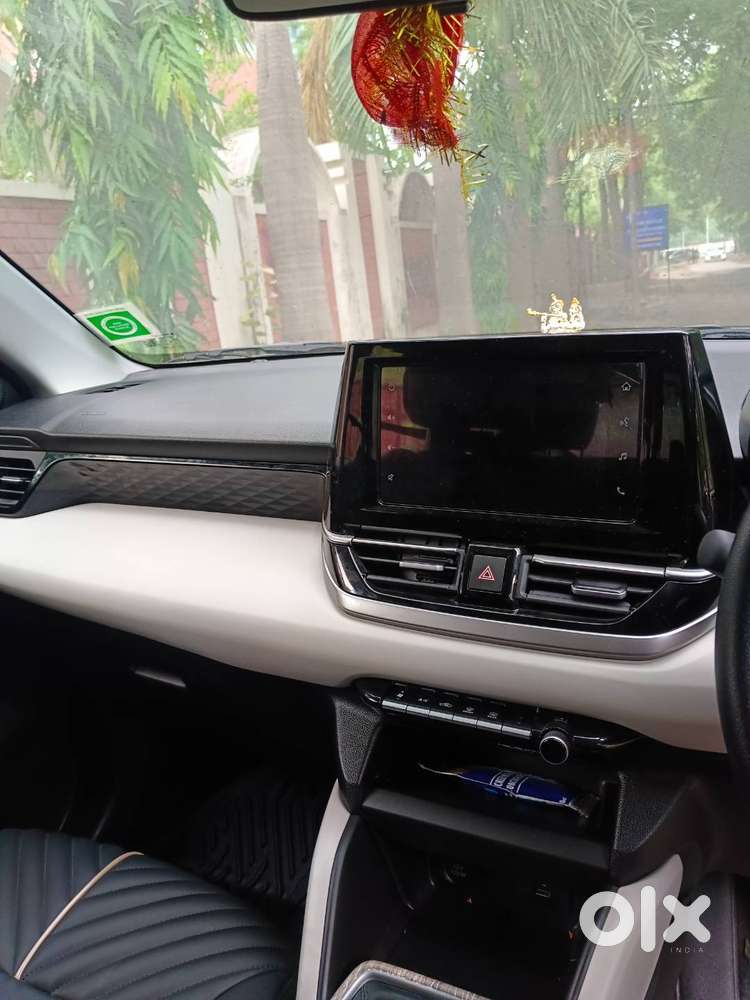 Maruti Victoris Vxi Cng In Showroom Condition