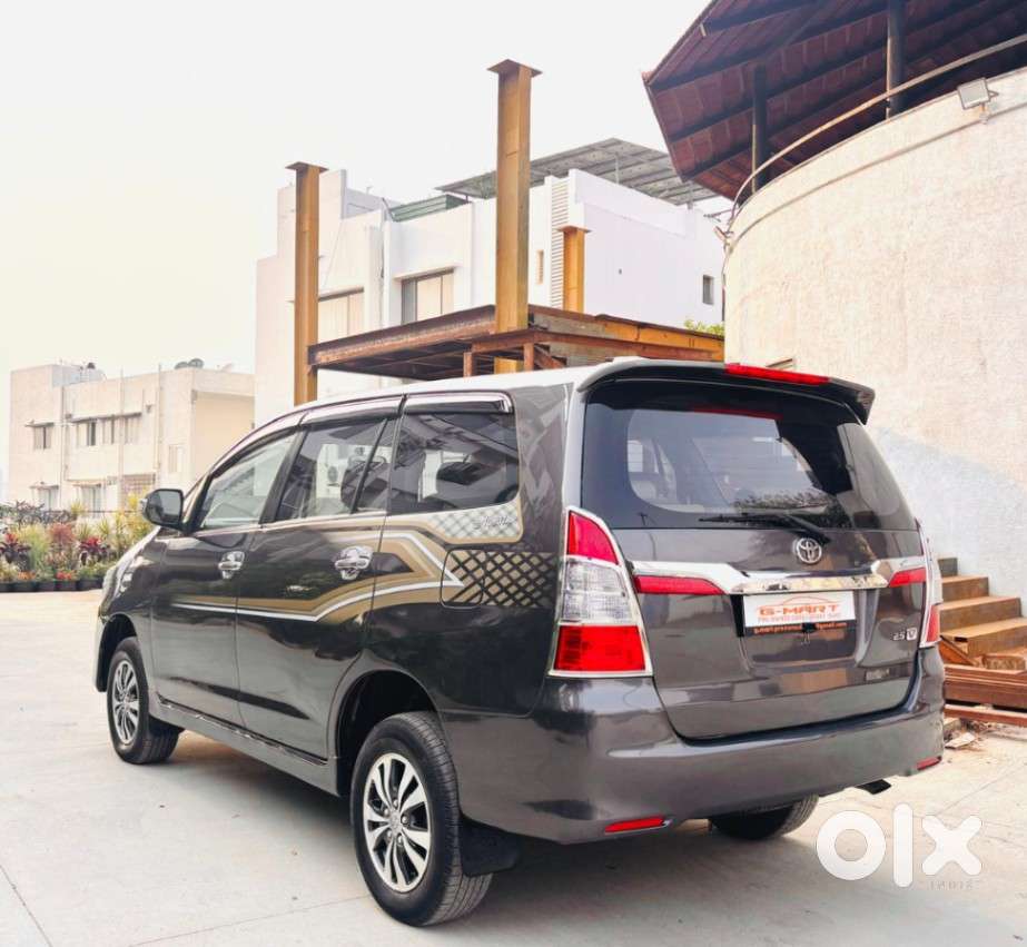 Toyota Innova 2.5 Vx 8 Seater Bs Iv, 2015, Diesel