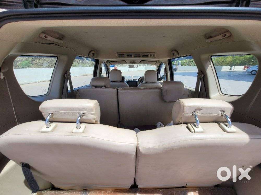 Maruti Suzuki Ertiga Vxi At Petrol, 2016, Petrol