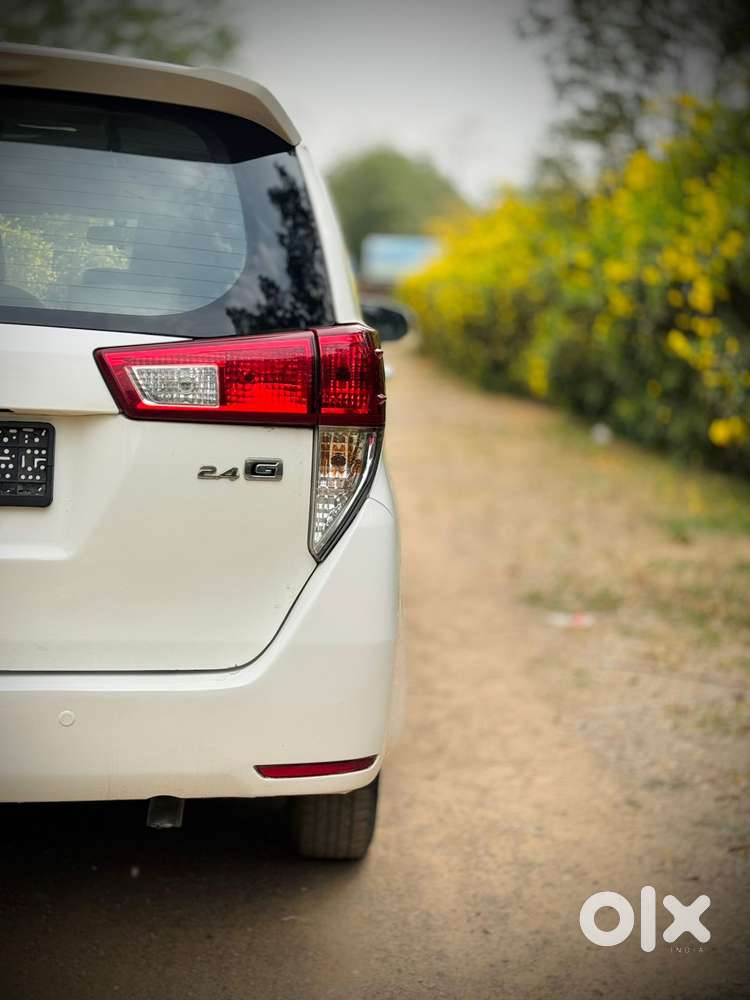 Toyota Innova Crysta 2.4 G Mt 7 Str, 2018, Diesel