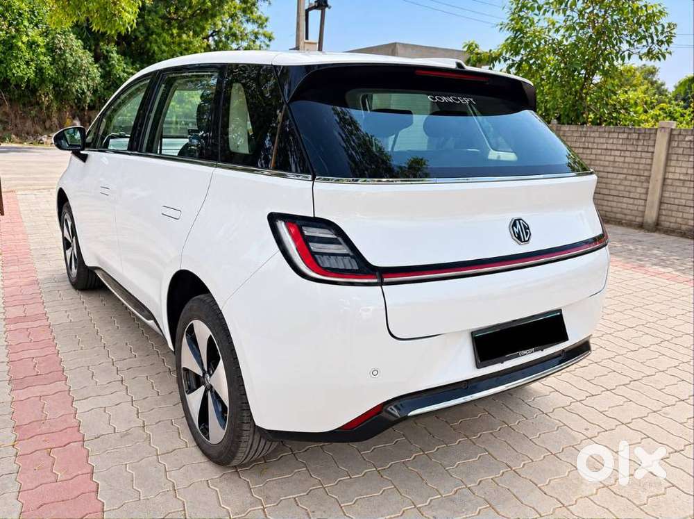 Mg Windsor Ev Essence, 2024, Electric