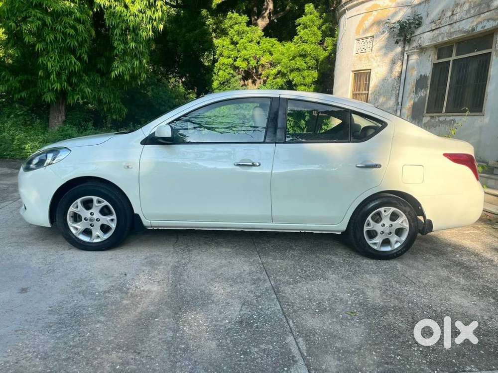 Renault Scala Rxl Petrol, 2015, Petrol