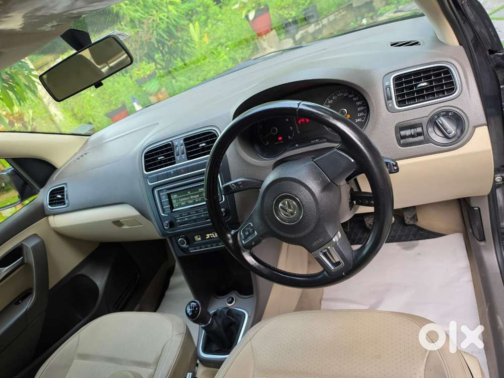Volkswagen Vento Highline Petrol 65000 Km Single Owner2014 December