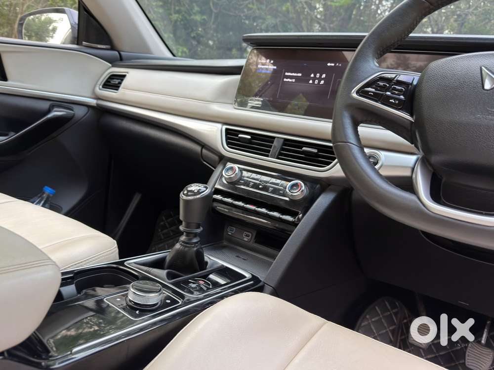 Mahindra Xuv700 2.2 Ax 7 Diesel Mt Luxury Pack Str, 2022, Diesel