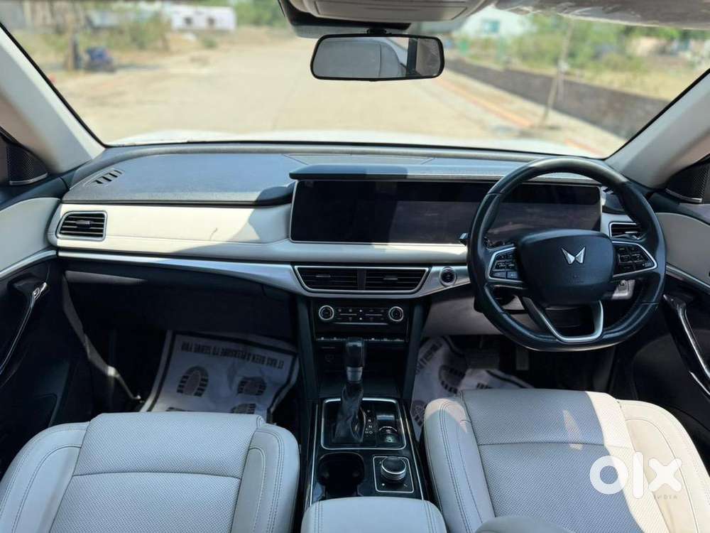 Mahindra Xuv 700 Ax7l Diesel Automatic Fully Mainted