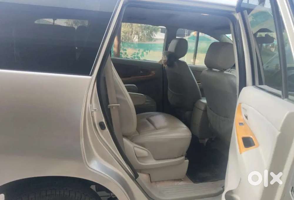 Toyota Innova 2011 Diesel 165000 Km Driven