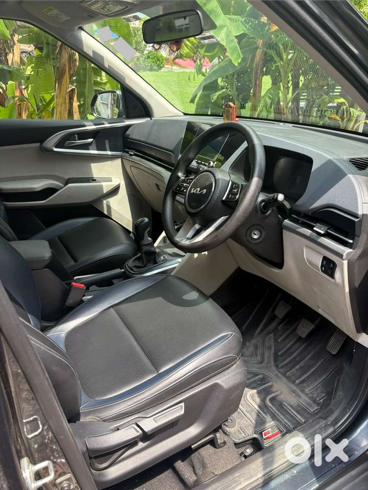 2024 Kia Carens Premium Optional Petrol 1.5l Manual 7 Seater For Sale