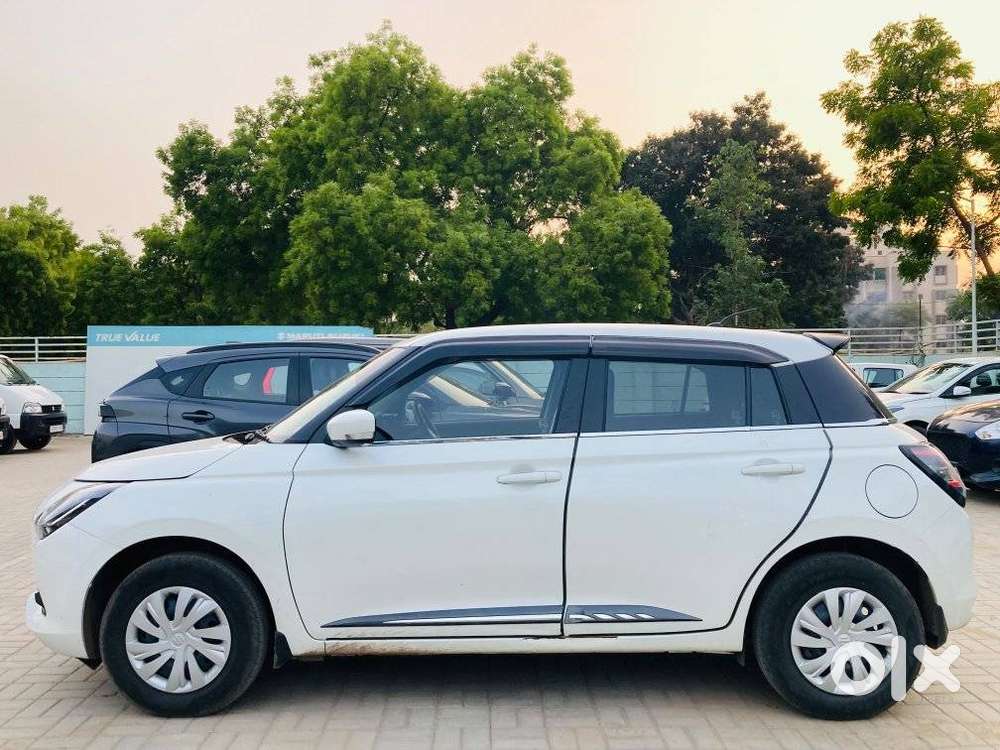 Maruti Suzuki New-gen Swift Vxi, 2025, Petrol