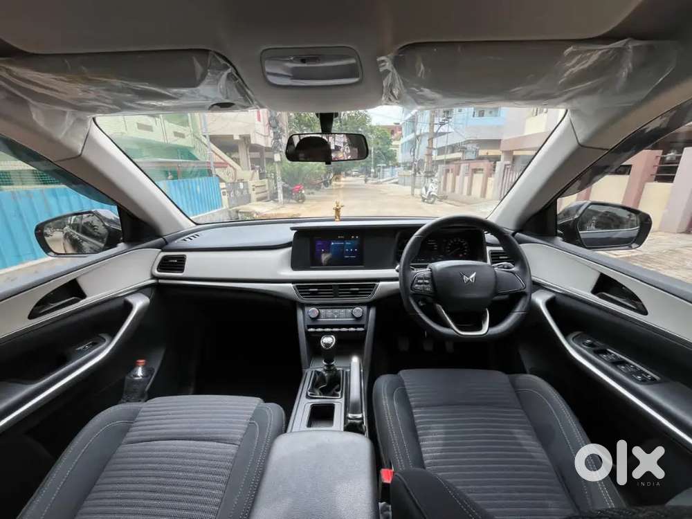 Mahindra Xuv700 2023 Diesel Well Maintained