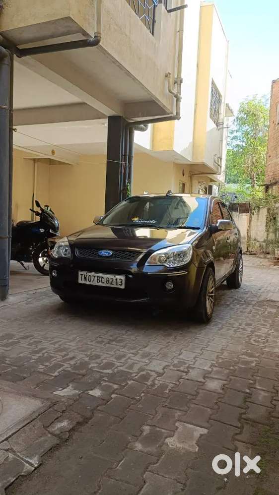 Ford Fiesta 2009 Petrol 120000 Km Driven
