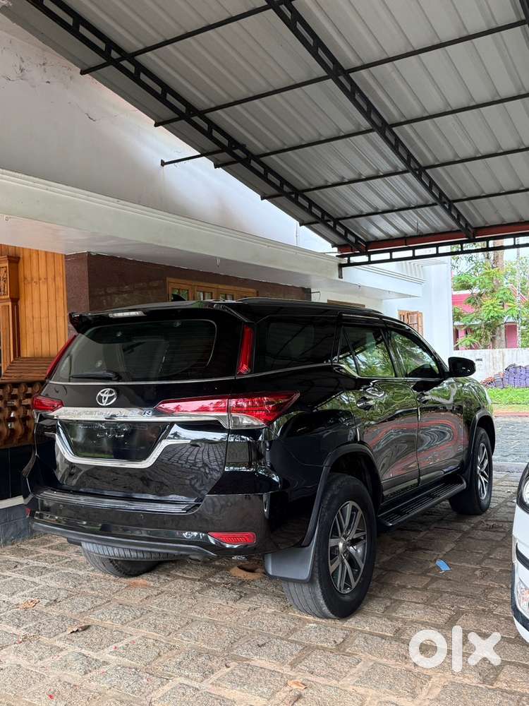 Toyota Fortuner 4x4 At