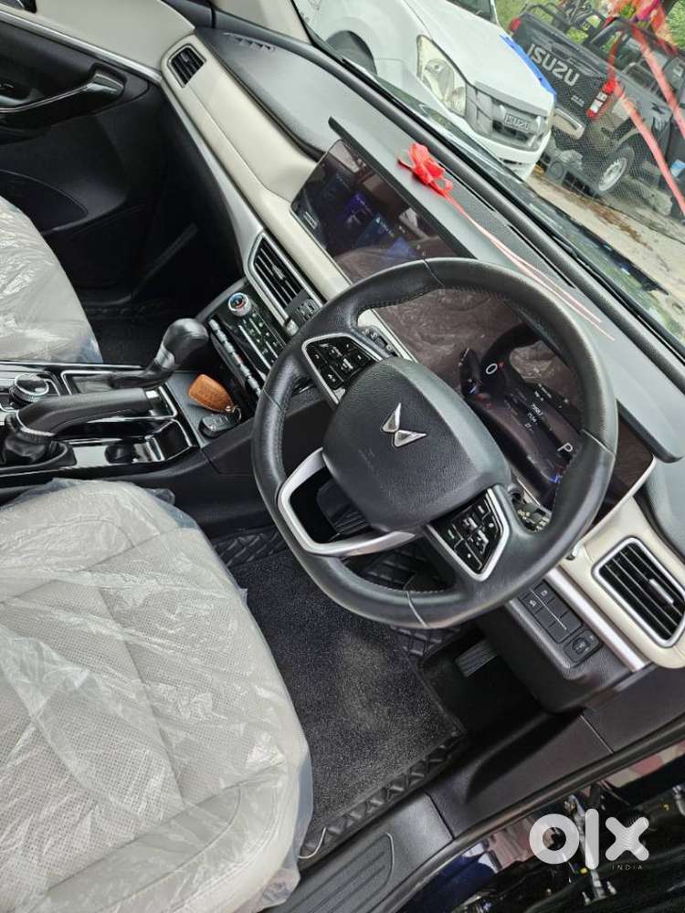 Mahindra Xuv700 2.2 Ax 7 Diesel At Str Awd, 2023, Diesel