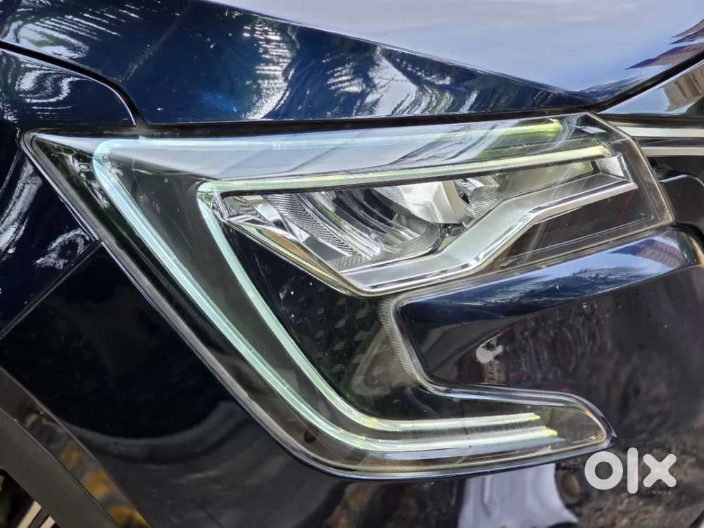 Mahindra Xuv700 2.2 Ax 7 Diesel At Luxury Pack Str, 2022, Diesel