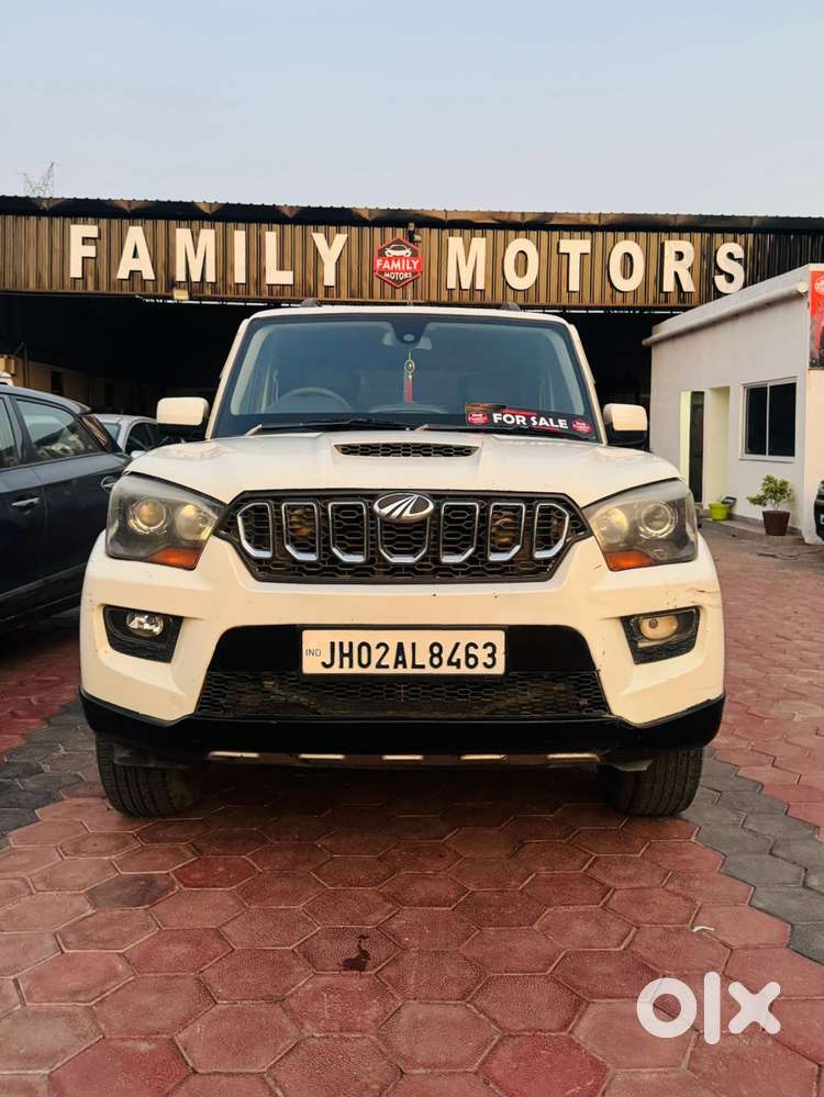 Mahindra Scorpio S10, 2016