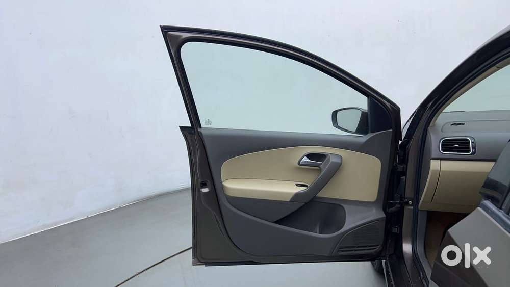 Volkswagen Vento Petrol Highline, 2016, Petrol