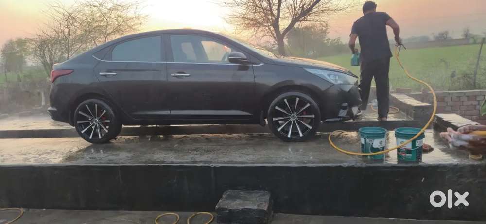 Black Verna 2021 Petrol

Fully Modified Alloy Leds Ambient Light.