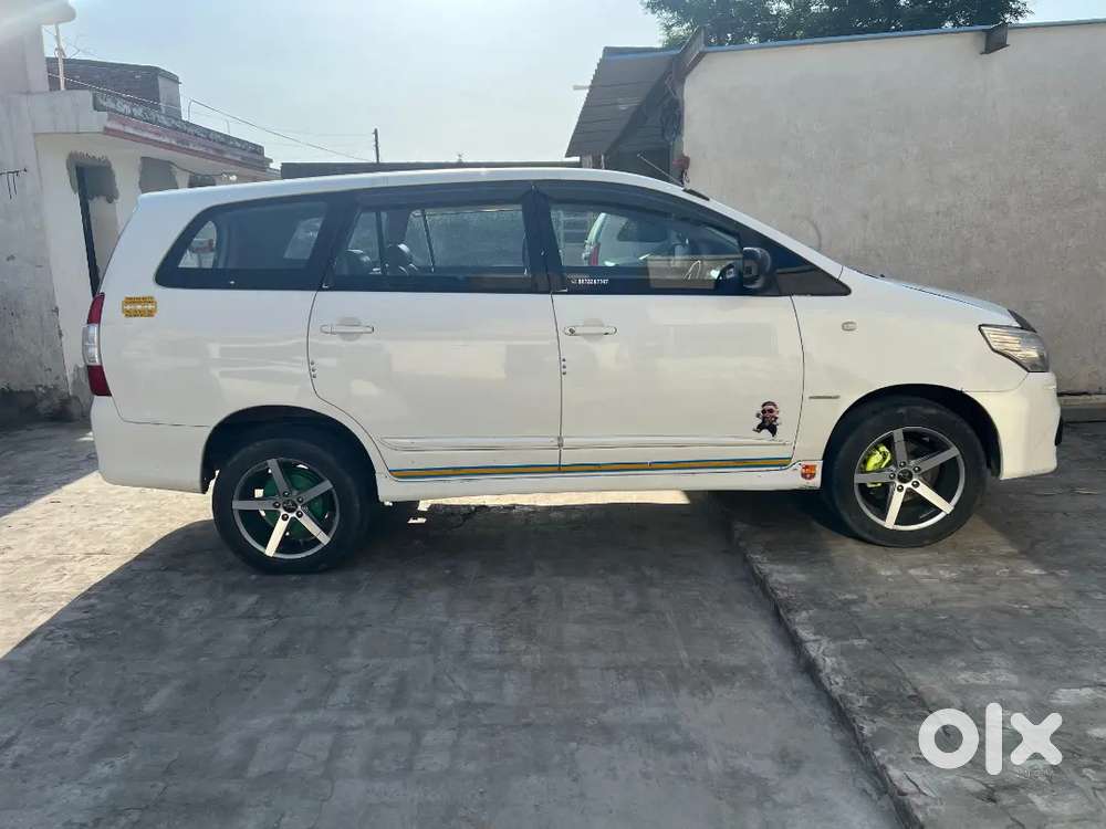 Toyota Innova 2014