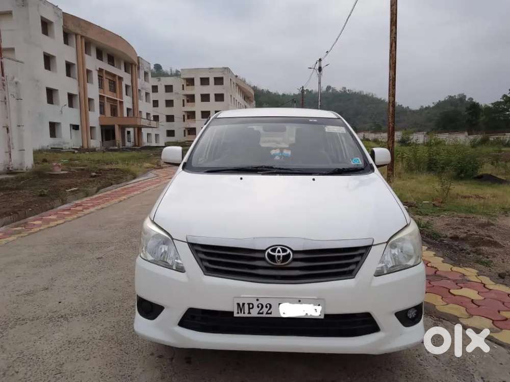 Toyota Innova 2016 Diesel 120000 Km Driven