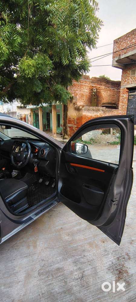 Renault Kwid Climber Rxt 2017  Grey + Orange Edition  Sporty Look