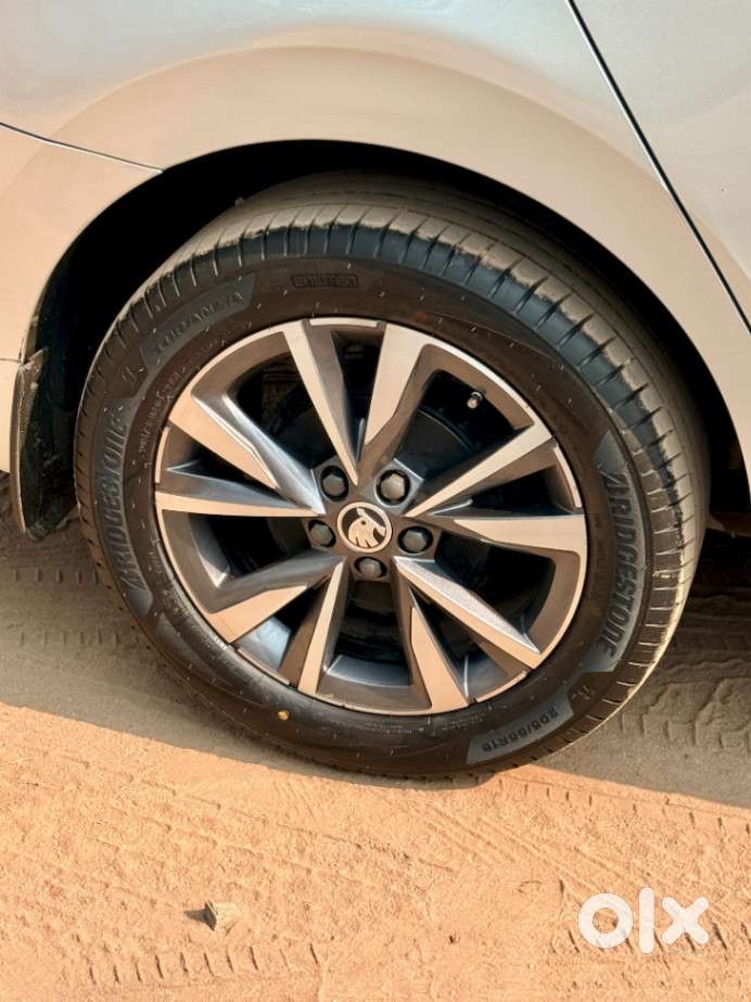 Skoda Slavia 1.0 Tsi Style, 2022, Petrol