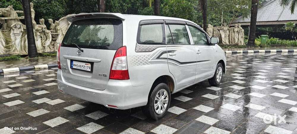 Toyota Innova 2009-2011 2.5 E 7 Str, 2010, Diesel