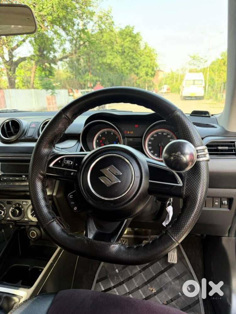 Maruti Suzuki Swift Vxi 1.2 Abs Bs-iv, 2018, Petrol